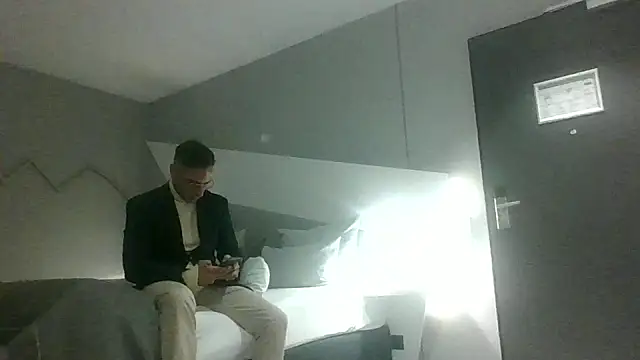Snapshot of padrino0o0 chatting on April 9, 8:26 pm padrino0o0 online show from April 9, 8:26 pm