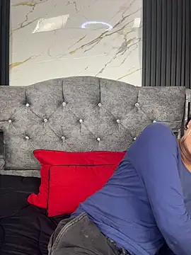 Bunny fire online show from April 13, 7:07 pm