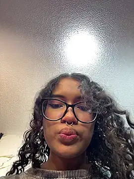 Bunny fire online show from March 18, 7:04 pm