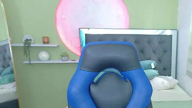 Snapshot of ariah_cute chatting on June 17, 7:46 pm ariah cute online show from June 17, 7:46 pm