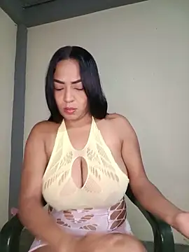 Carolinna online show from May 15, 2:04 pm