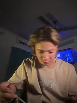 AngelLatinBoy online show from March 9, 4:05 am