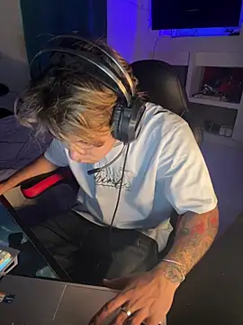 AngelLatinBoy online show from March 23, 9:58 pm