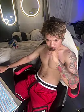 AngelLatinBoy online show from June 2, 4:34 am