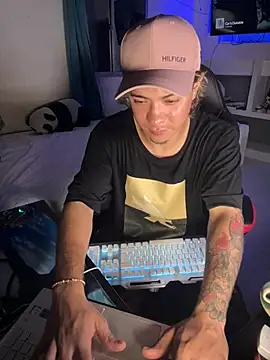 AngelLatinBoy online show from April 7, 2:35 am