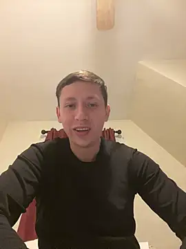 paulcevallos05 online show from April 9, 1:18 am