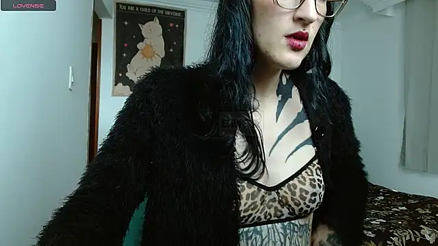 VelvetVal  online show from April 20, 5:14 pm