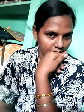 Snapshot of Riyana2026 chatting on June 4, 8:19 am Riyana2026 online show from June 4, 8:19 am