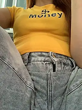 Snapshot of Meanii chatting on March 13, 4:50 am Meanii online show from March 13, 4:50 am