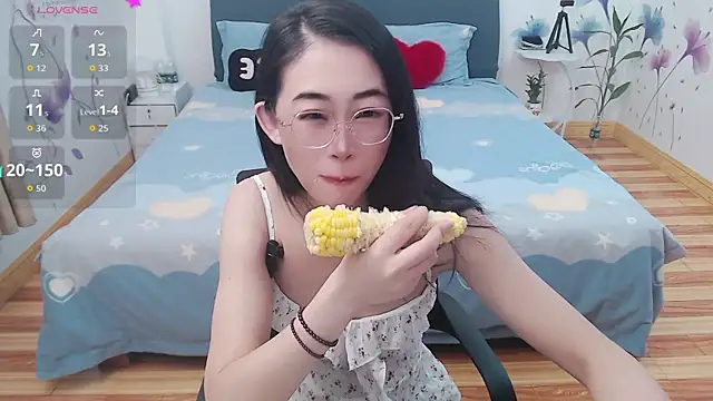 Snapshot of mila-baby-99 chatting on June 21, 12:38 am mila-baby-99 online show from June 21, 12:38 am