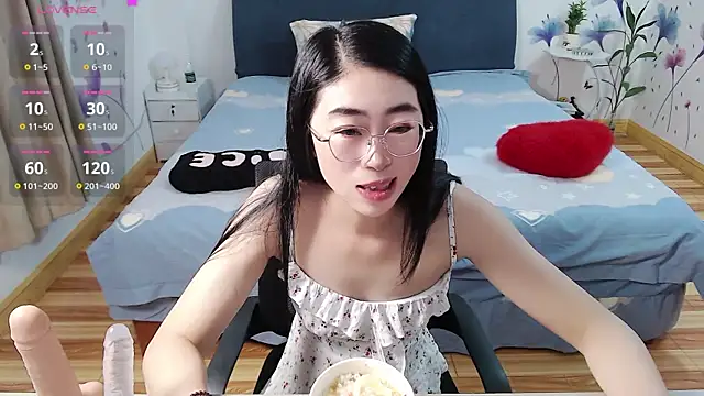 Snapshot of mila-baby-99 chatting on July 11, 1:17 am mila-baby-99 online show from July 11, 1:17 am