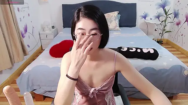 Snapshot of mila-baby-99 chatting on July 16, 7:05 am mila-baby-99 online show from July 16, 7:05 am