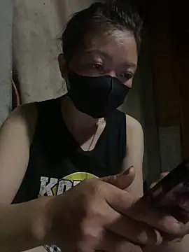 Snapshot of Bling-pusy chatting on May 31, 1:28 pm Bling-pusy online show from May 31, 1:28 pm
