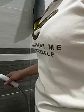 July-lovee online show from April 22, 1:01 am