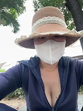 July-lovee online show from March 24, 7:08 am