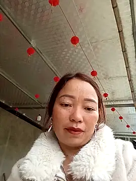 Yellow-pink online show from March 27, 11:11 am