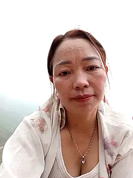 Yellow-pink online show from April 5, 1:56 am