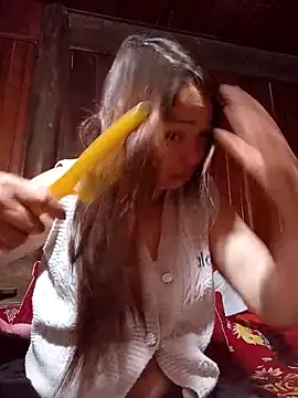 Yellow-pink online show from May 6, 8:46 pm