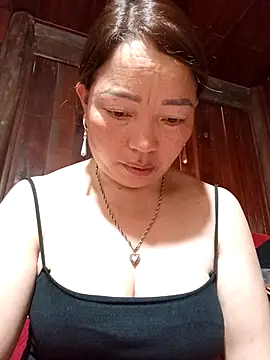 Yellow-pink online show from April 16, 6:30 pm