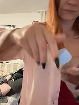 Fiebie licious  online show from April 13, 4:16 am