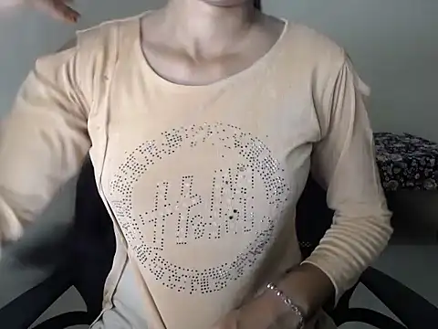 shreya sharma01 online show from April 15, 5:24 am