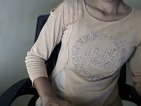 shreya sharma01 online show from April 7, 5:09 am