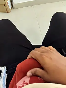 gghhdu online show from April 18, 5:32 am