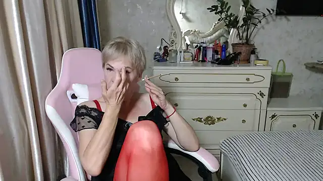 Snapshot of Sweet_Lena7 chatting on May 16, 8:41 pm Sweet Lena7 online show from May 16, 8:41 pm