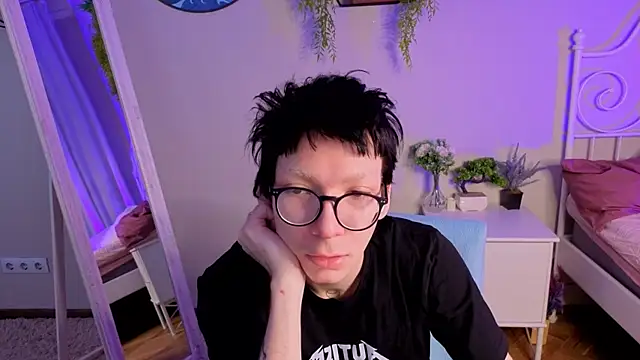 Tommy Stars online show from April 4, 5:25 am