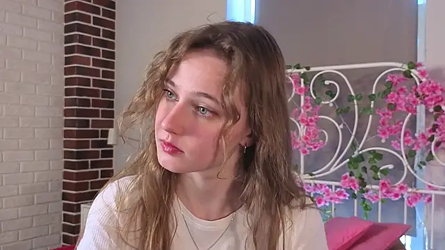 RubieHeiser online show from April 10, 9:27 am