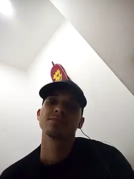 Snapshot of Chachiboo chatting on April 5, 5:41 pm Chachiboo online show from April 5, 5:41 pm