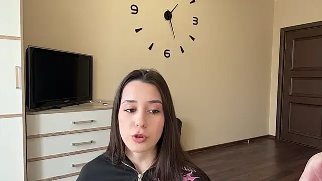 AdeleVelvet online show from April 24, 10:28 am