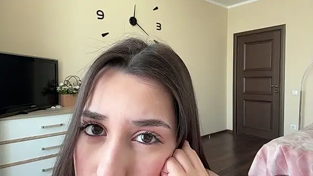 AdeleVelvet online show from March 31, 9:22 am