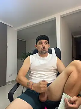 TroyeSavage online show from March 16, 12:18 am