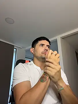 TroyeSavage online show from March 31, 11:34 am