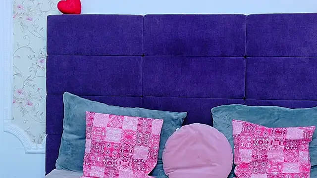 NataliaCroft online show from April 20, 2:29 pm