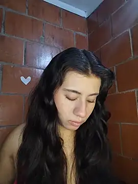 Snapshot of Amanda_x1 chatting on June 8, 10:38 am Amanda x1 online show from June 8, 10:38 am