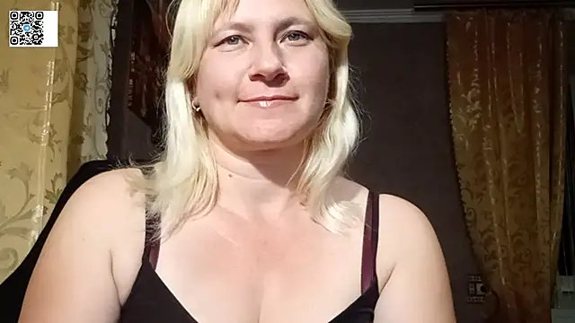 Snapshot of DiamondLady555 chatting on June 13, 7:12 pm DiamondLady555 online show from June 13, 7:12 pm