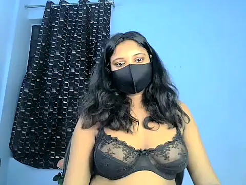 KASHISH SINGH  online show from July 25, 5:52 pm