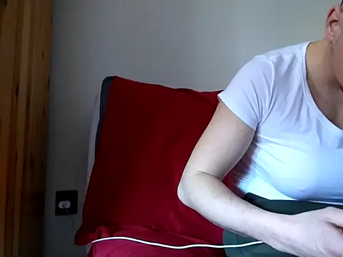 biszexboy97 online show from March 11, 10:42 am