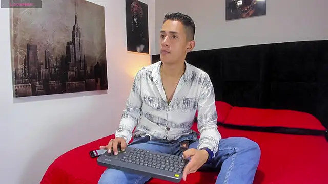 Snapshot of _Alan_Walker_1 chatting on May 8, 3:27 pm Alan Walker 1 online show from May 8, 3:27 pm
