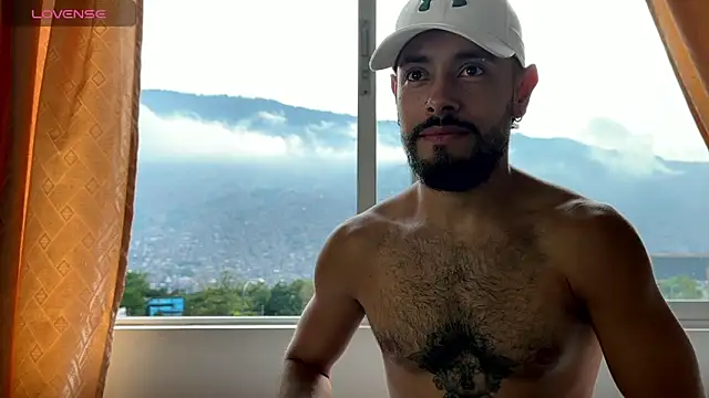 Mateobaer  online show from April 11, 1:15 pm