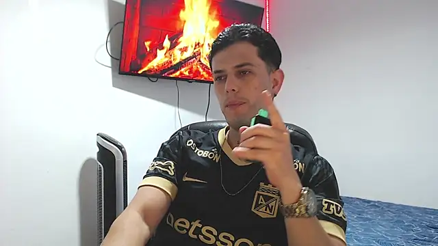 JUAN CAMILOXXX online show from April 11, 5:04 am