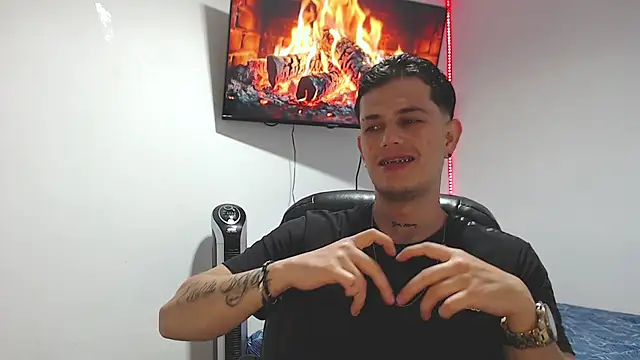 JUAN CAMILOXXX online show from April 2, 4:30 am