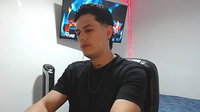 JUAN CAMILOXXX online show from April 23, 2:29 am