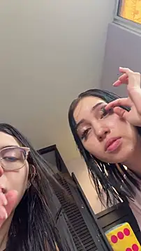 Cloebennet013 online show from June 3, 7:29 pm