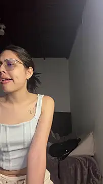 Cloebennet013 online show from June 15, 9:58 pm
