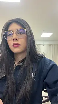 Cloebennet013 online show from May 16, 1:59 am