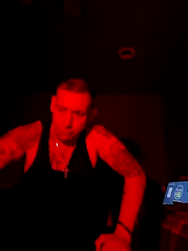 Brandon23xxxgb online show from April 29, 3:32 am