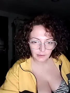 gloww877 online show from March 23, 11:15 pm